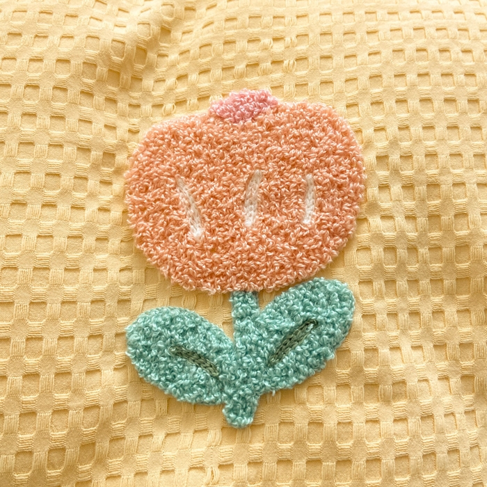 91家纺网 家纺一手货源 找家纺 慕澄 2023新款高克重小清新华夫格毛巾绣系列四件套 小花-黄+紫