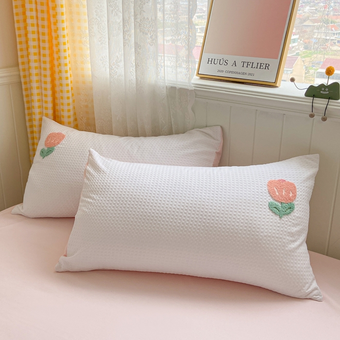 91家纺网 家纺一手货源 找家纺 慕澄 2023新款高克重小清新华夫格毛巾绣系列四件套 小花-白+粉