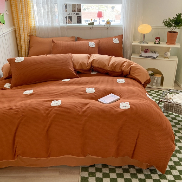 91家纺网 家纺一手货源 找家纺 慕澄 2023新款高克重小清新华夫格毛巾绣系列四件套 小兔-咖啡