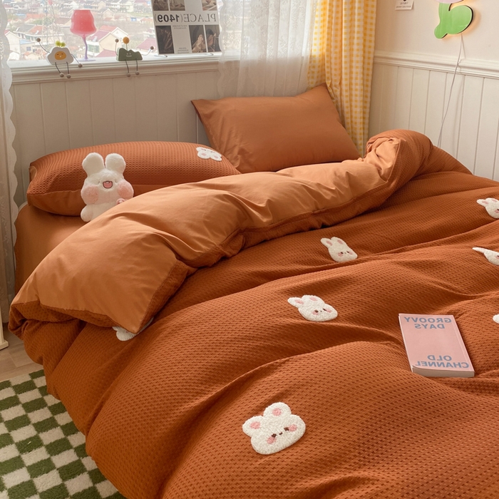 91家纺网 家纺一手货源 找家纺 慕澄 2023新款高克重小清新华夫格毛巾绣系列四件套 小兔-咖啡