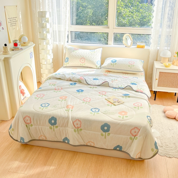 91家纺网 家纺一手货源 找家纺 沐慕2023新款凉感丝夏被四件套 彩花朵朵