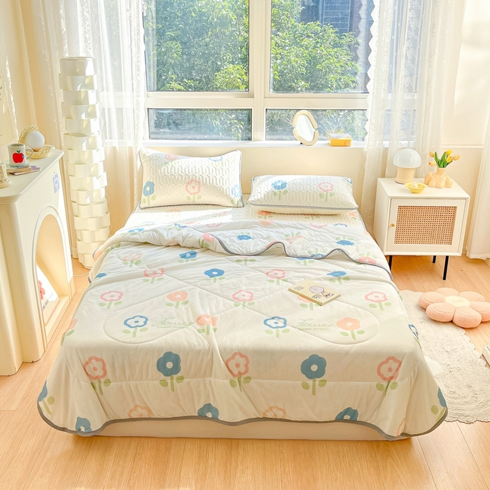 91家纺网 家纺一手货源 找家纺 沐慕2023新款凉感丝夏被四件套 彩花朵朵