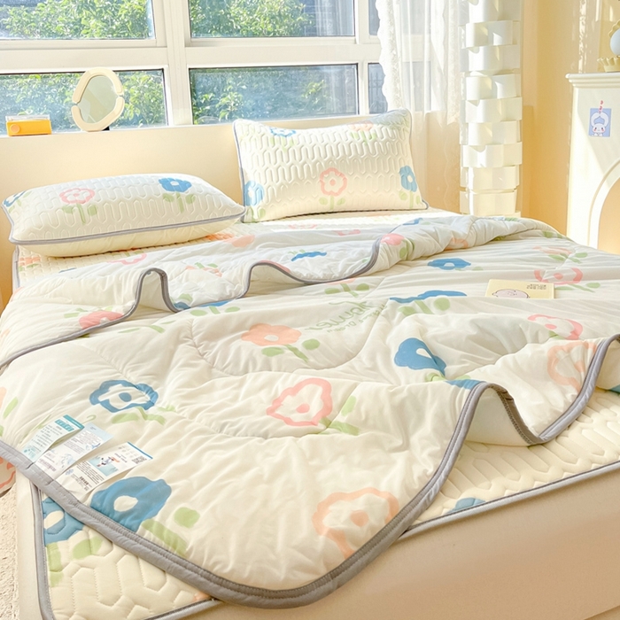 91家纺网 家纺一手货源 找家纺 沐慕2023新款凉感丝夏被四件套 彩花朵朵