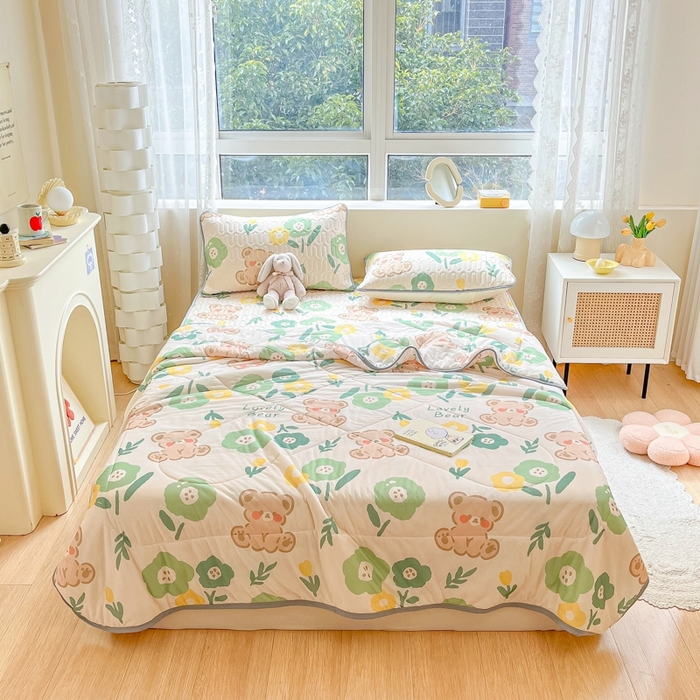 91家纺网 家纺一手货源 找家纺 沐慕2023新款凉感丝夏被四件套 绿花小熊