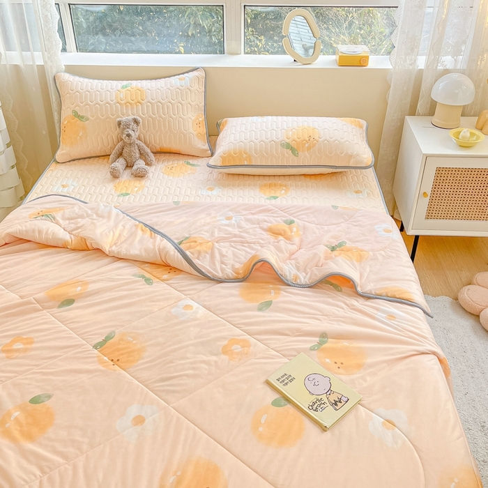 91家纺网 家纺一手货源 找家纺 沐慕2023新款凉感丝夏被四件套 小橘子