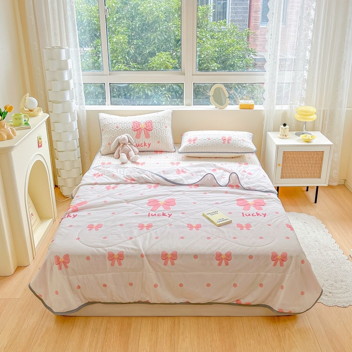 91家纺网 家纺一手货源 找家纺 沐慕2023新款凉感丝夏被四件套 幸运蝴蝶结