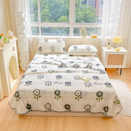 91家纺网 家纺一手货源 找家纺 沐慕2023新款凉感丝夏被四件套 黑花朵朵