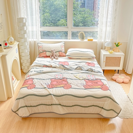 91家纺网 家纺一手货源 找家纺 沐慕2023新款凉感丝夏被四件套 幸运熊熊