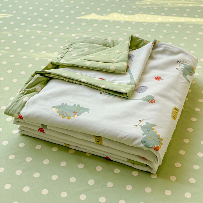 91家纺网 家纺一手货源 找家纺 金丝鸟 2023新款全棉大豆夏被四件套 恐龙王子