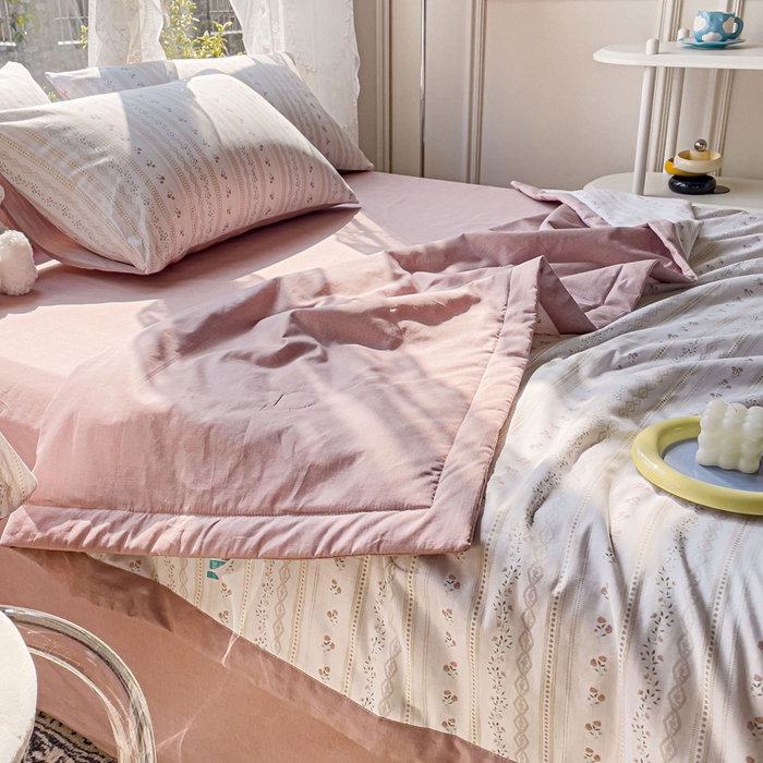 91家纺网 家纺一手货源 找家纺 金丝鸟 2023新款全棉大豆夏被四件套 烟雨枫间