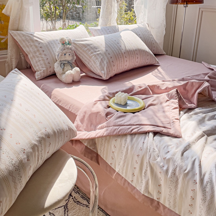 91家纺网 家纺一手货源 找家纺 金丝鸟 2023新款全棉大豆夏被四件套 烟雨枫间