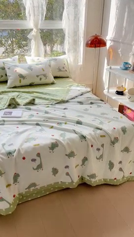 91家纺网 家纺一手货源 找家纺 金丝鸟 2023新款全棉大豆夏被四件套 恐龙王子
