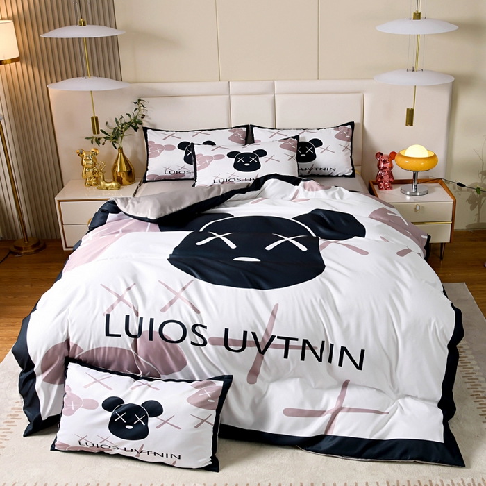 91家纺网 家纺一手货源 找家纺 爵仕 2023新款卡通暴力熊系列真丝四件套 黑头熊