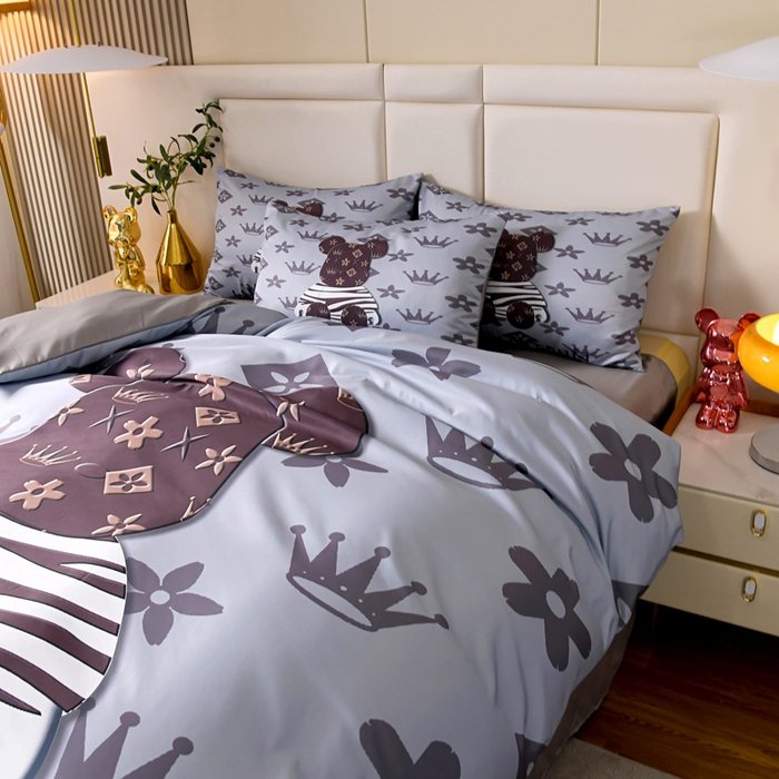 91家纺网 家纺一手货源 找家纺 爵仕 2023新款卡通暴力熊系列真丝四件套 灰熊