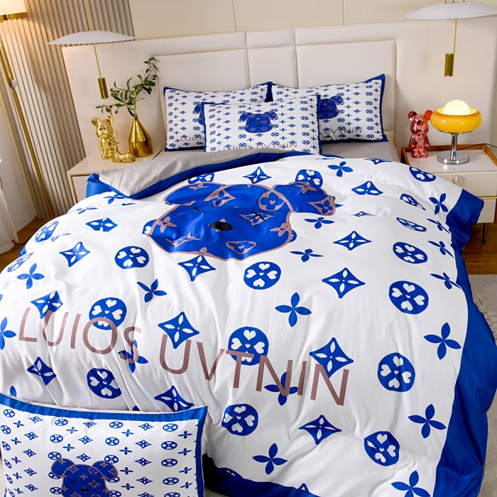 91家纺网 家纺一手货源 找家纺 爵仕 2023新款卡通暴力熊系列真丝四件套 蓝熊