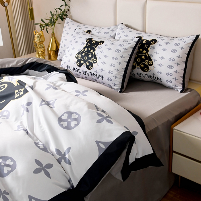 91家纺网 家纺一手货源 找家纺 爵仕 2023新款卡通暴力熊系列真丝四件套 小黑熊【有小号】