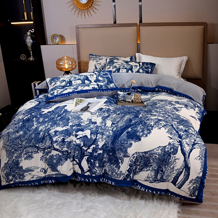 91家纺网 家纺一手货源 找家纺 爵仕 2023新款秋冬牛奶绒数码印花四件套保暖 宝蓝