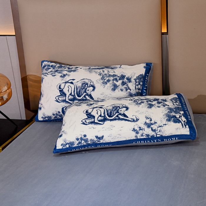 91家纺网 家纺一手货源 找家纺 爵仕 2023新款秋冬牛奶绒数码印花四件套保暖 简约蓝