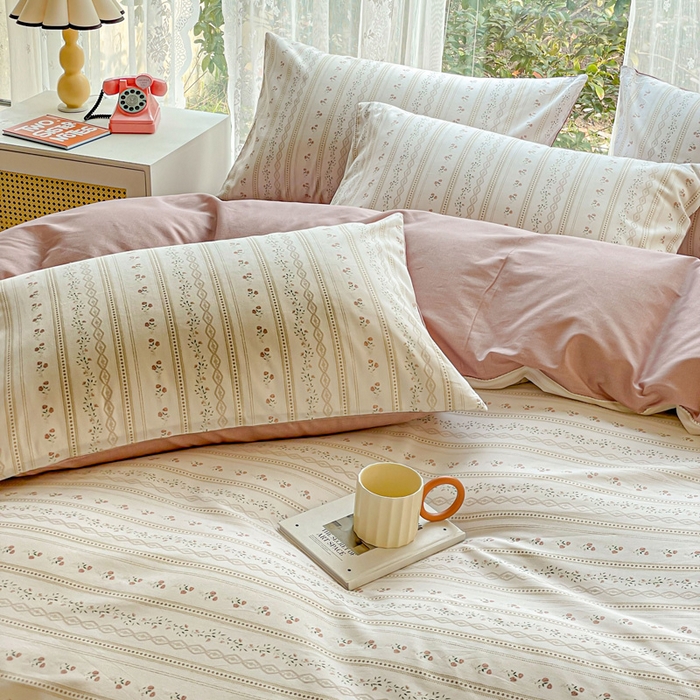 91家纺网 家纺一手货源 找家纺 金丝鸟 2023新款全棉小碎花四件套系列 烟雨枫间