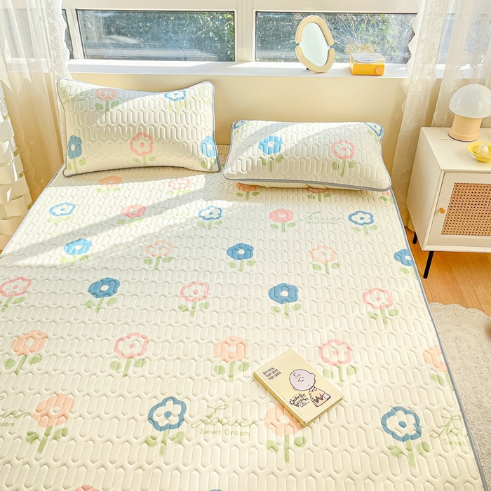 91家纺网 家纺一手货源 找家纺 2023新款乳胶凉席 彩花朵朵