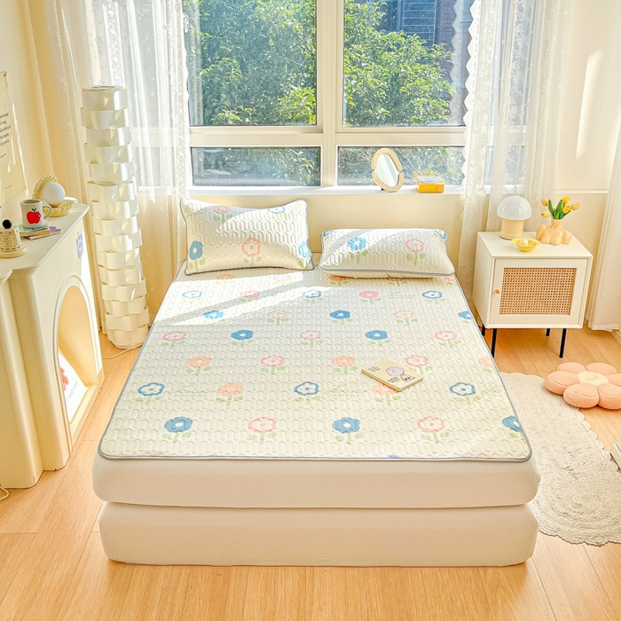 91家纺网 家纺一手货源 找家纺 2023新款乳胶凉席 彩花朵朵