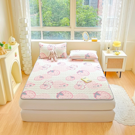 2023新款乳胶凉席 草莓兔