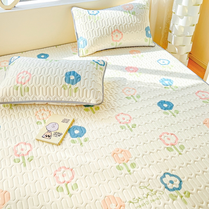 91家纺网 家纺一手货源 找家纺 2023新款乳胶凉席 彩花朵朵