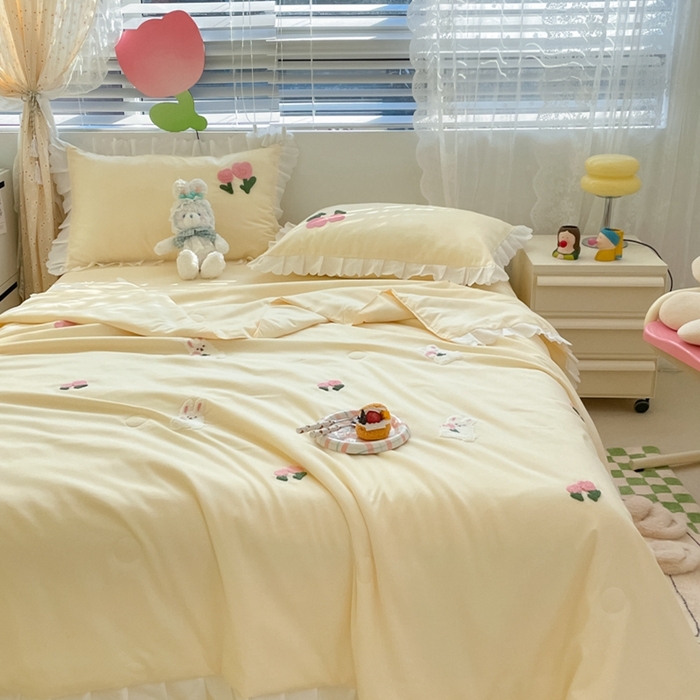 91家纺网 家纺一手货源 找家纺 2023新款夏被四件套 花花白兔-黄