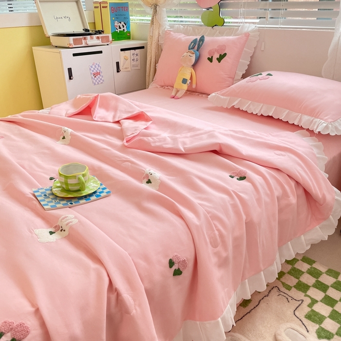 91家纺网 家纺一手货源 找家纺 2023新款夏被四件套 花花白兔-粉