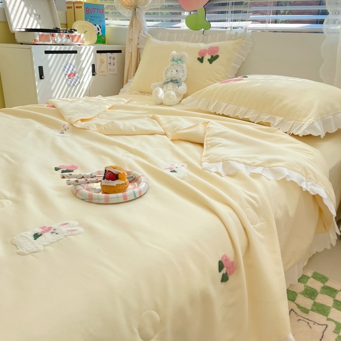 91家纺网 家纺一手货源 找家纺 2023新款夏被四件套 花花白兔-黄