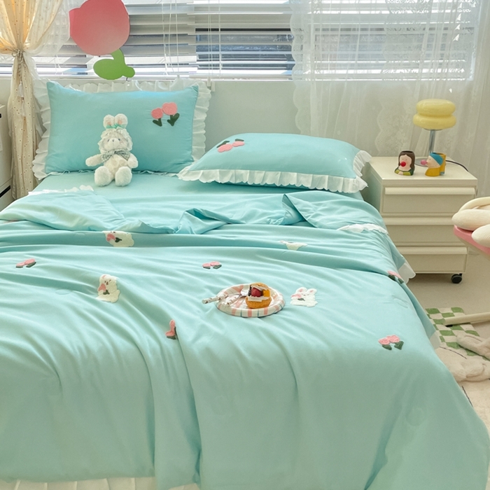 91家纺网 家纺一手货源 找家纺 2023新款夏被四件套 花花白兔-蓝