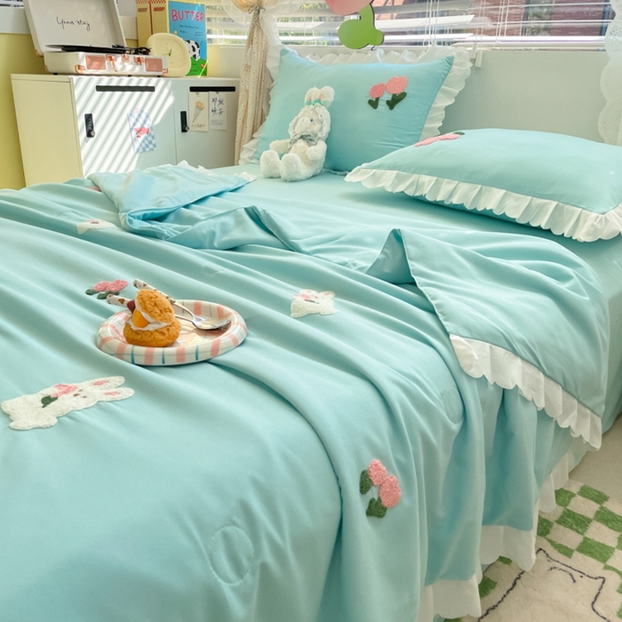 91家纺网 家纺一手货源 找家纺 2023新款夏被四件套 花花白兔-蓝