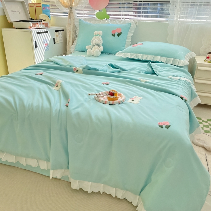 91家纺网 家纺一手货源 找家纺 2023新款夏被四件套 花花白兔-蓝