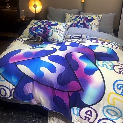 91家纺网 家纺一手货源 找家纺 爵仕 2023新款暴力熊系列牛奶绒四件套 酷玩彩