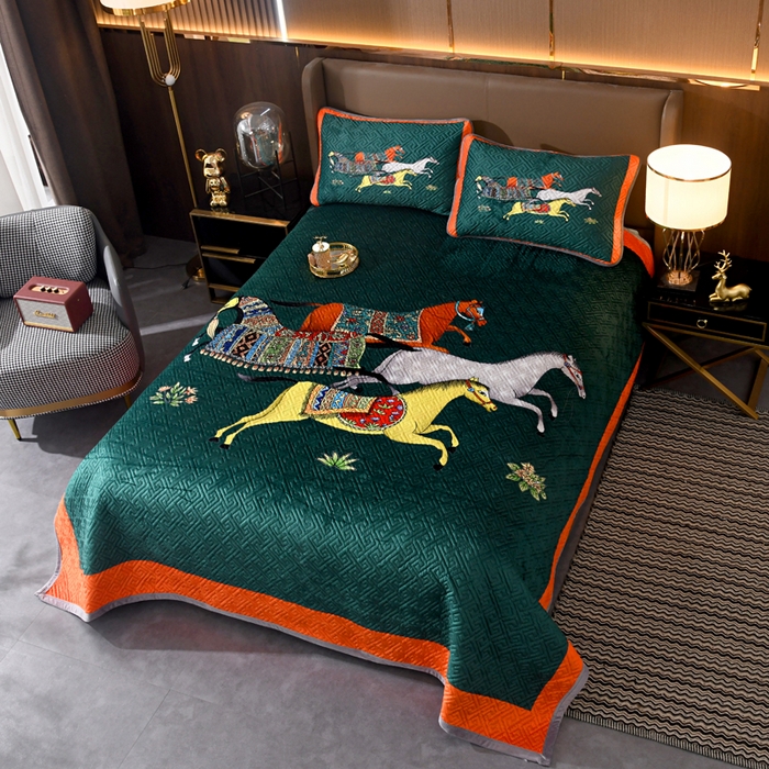 91家纺网 家纺一手货源 找家纺 爵仕家纺 2025新款高端加厚数码印花宝宝绒床盖三件套四季可用 格朗绿