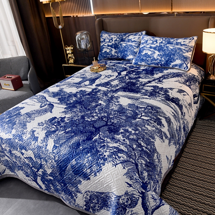 91家纺网 家纺一手货源 找家纺 爵仕家纺 2025新款高端加厚数码印花宝宝绒床盖三件套四季可用 大森林