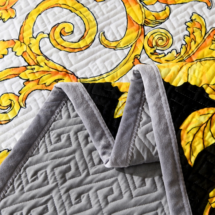 91家纺网 家纺一手货源 找家纺 爵仕家纺 2025新款高端加厚数码印花宝宝绒床盖三件套四季可用 金色盛典