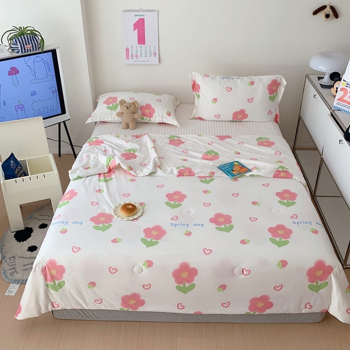 91家纺网 家纺一手货源 找家纺 顾里 2023新款牛奶针织棉夏被 韩国小花