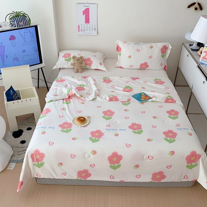 91家纺网 家纺一手货源 找家纺 顾里 2023新款牛奶针织棉夏被 韩国小花