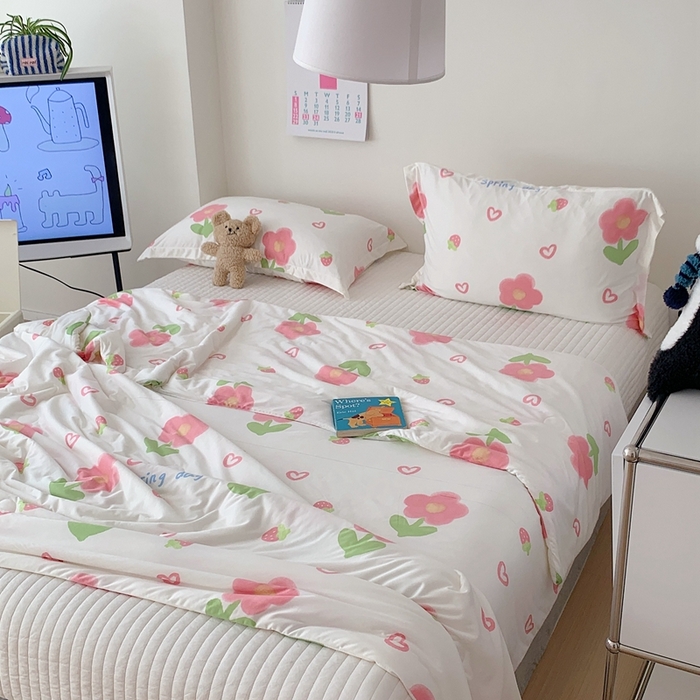 91家纺网 家纺一手货源 找家纺 顾里 2023新款牛奶针织棉夏被 韩国小花