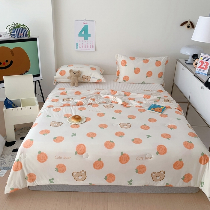 91家纺网 家纺一手货源 找家纺 顾里 2023新款牛奶针织棉夏被 桔子小熊