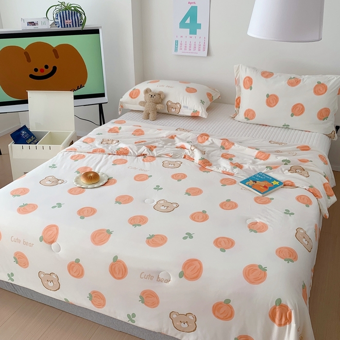 91家纺网 家纺一手货源 找家纺 顾里 2023新款牛奶针织棉夏被 桔子小熊