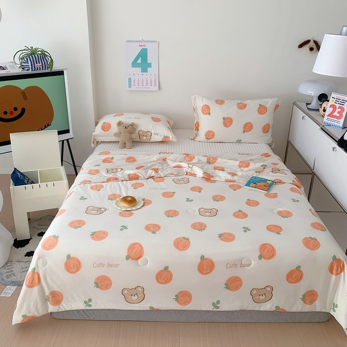 91家纺网 家纺一手货源 找家纺 顾里 2023新款牛奶针织棉夏被 桔子小熊