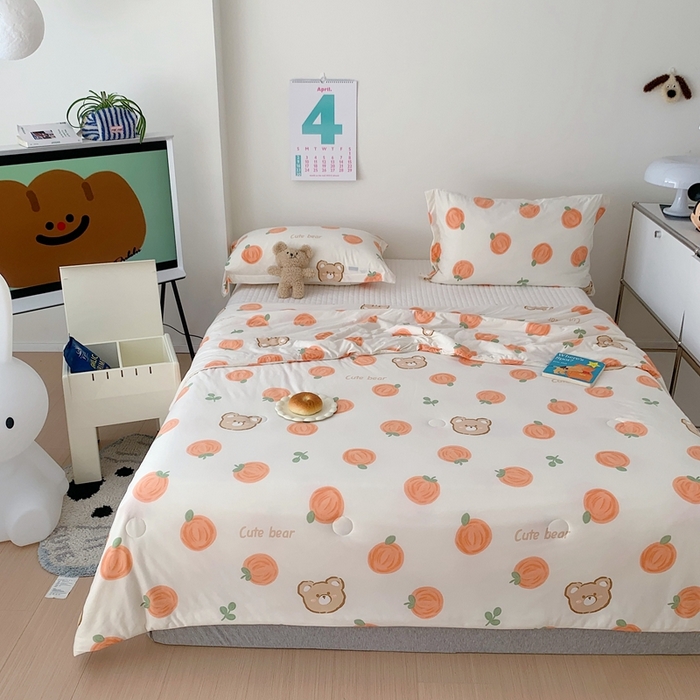 91家纺网 家纺一手货源 找家纺 顾里 2023新款牛奶针织棉夏被 桔子小熊