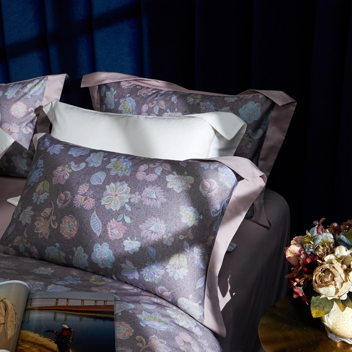 91家纺网 家纺一手货源 找家纺 缔缦  2023新款100s长绒棉数码印花拼角款四件套系列-斯佩罗 斯佩罗 紫灰