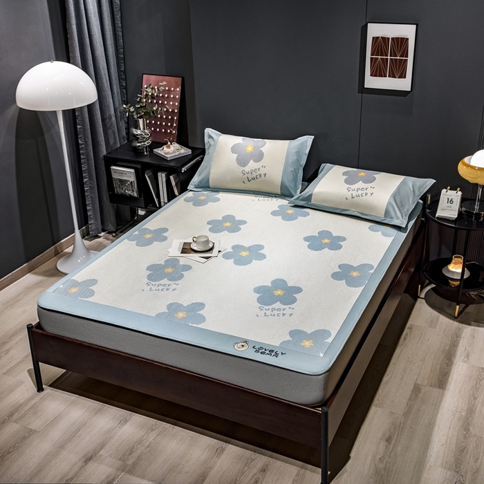 91家纺网 家纺一手货源 找家纺 全季家居 2023新款A类数码印花冰藤席三件套床笠款 床笠款-幸运花