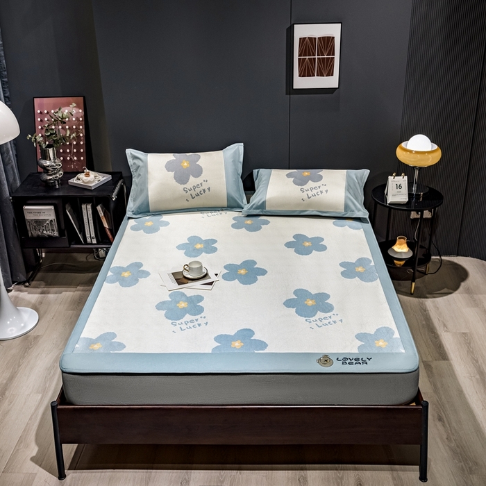 91家纺网 家纺一手货源 找家纺 全季家居 2023新款A类数码印花冰藤席三件套床笠款 床笠款-幸运花