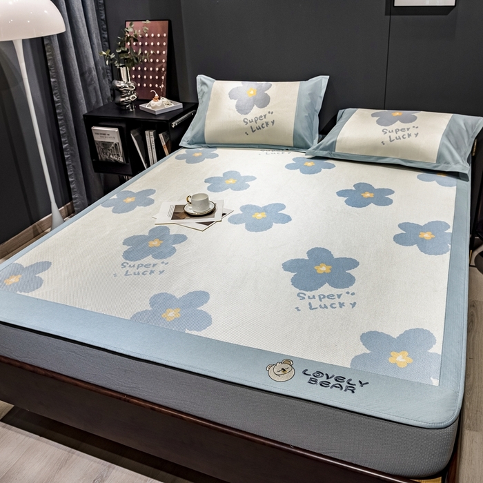 91家纺网 家纺一手货源 找家纺 全季家居 2023新款A类数码印花冰藤席三件套床笠款 床笠款-幸运花