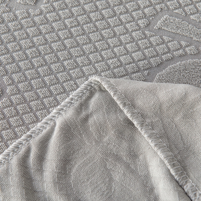 91家纺网 家纺一手货源 找家纺 千彤沙发垫 2023新款提花三叶草沙发笠 银灰