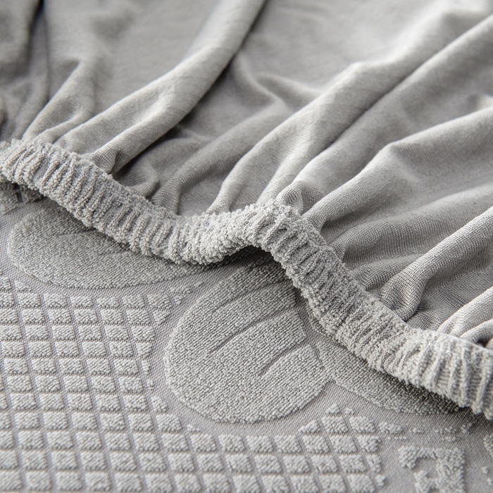 91家纺网 家纺一手货源 找家纺 千彤沙发垫 2023新款提花三叶草沙发笠 银灰